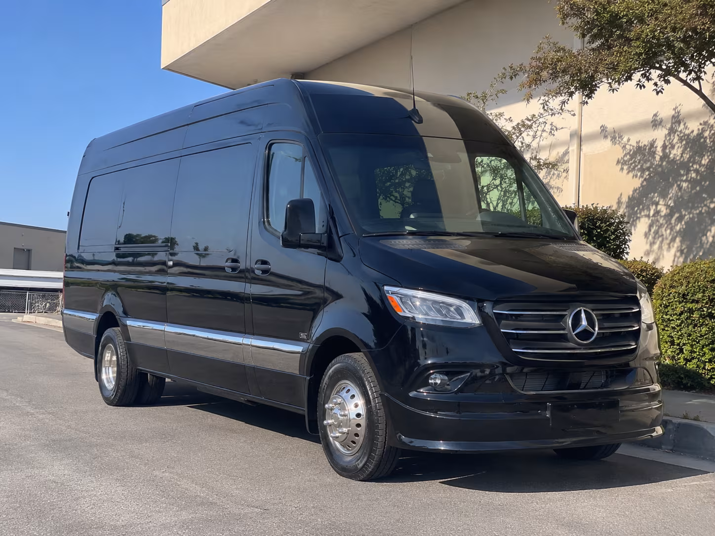 pembroke pines 20 passenger sprinter van